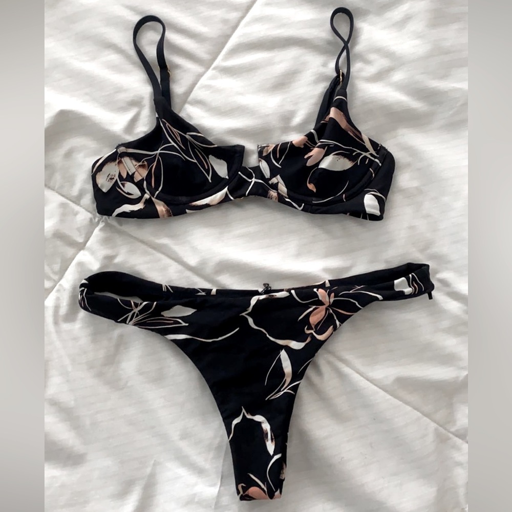b swim / las olas set